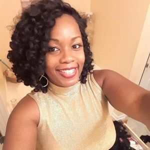 Meet your Posher, Ebony